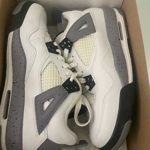 Air Jordan 4 Retro